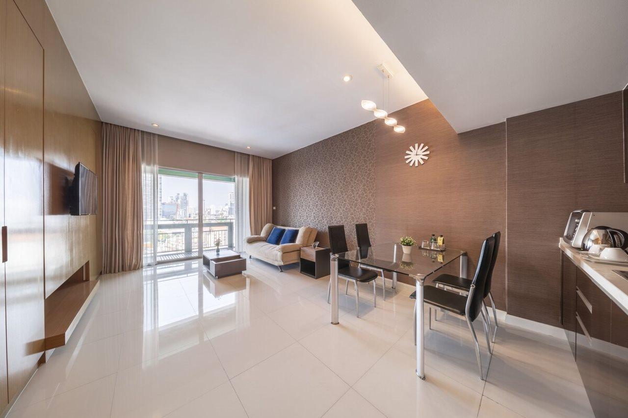 At115 By Rompo Mansion Hotel กรุงเทพมหานคร ภายนอก รูปภาพ